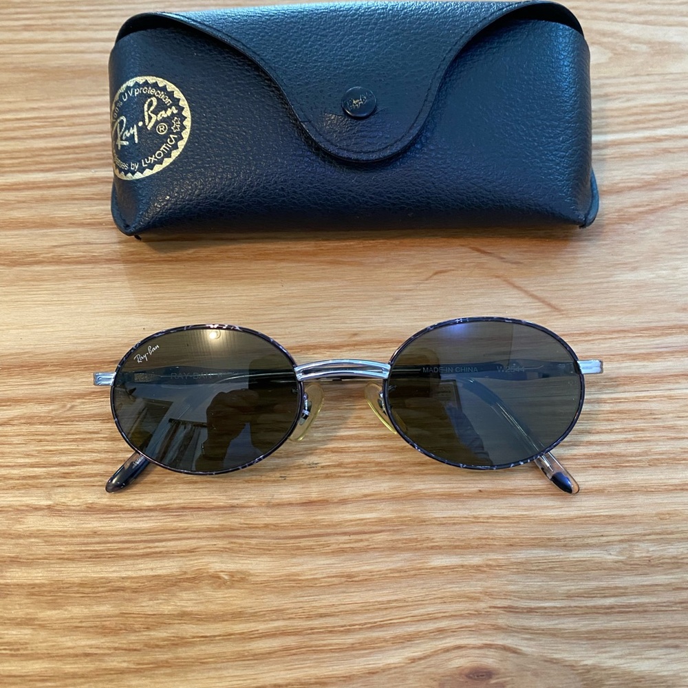 Ray-Ban Oval Sunglasses with Black Case